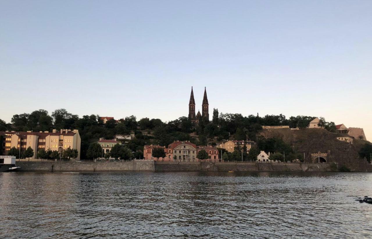 Cassiopeia - Hausbot For 6 Botel Prague